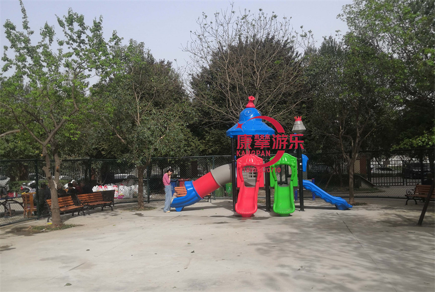  西安高新區(qū)小區(qū)兒童活動(dòng)樂(lè)園戶外大型組合滑梯案例