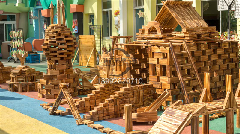 幼兒園戶外建構碳化積木