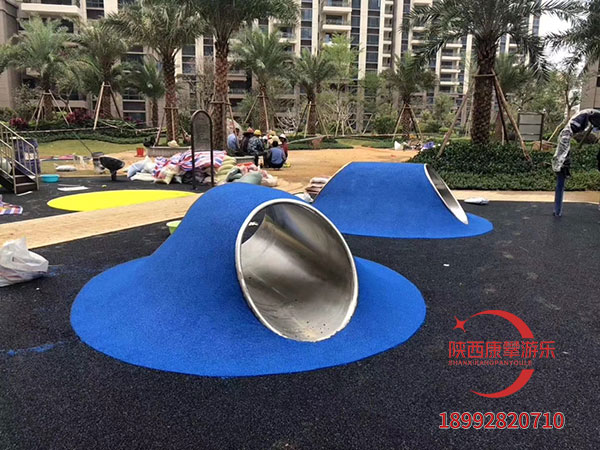 無動(dòng)力游樂設(shè)備鉆洞