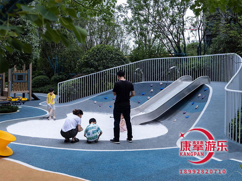 不銹鋼滑梯制造上精雕細(xì)琢 不銹鋼滑梯制造上精雕細(xì)琢
