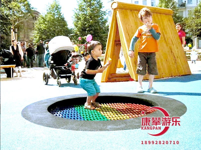 兒童游樂(lè)設(shè)備地蹦床對(duì)兒童有哪些好處