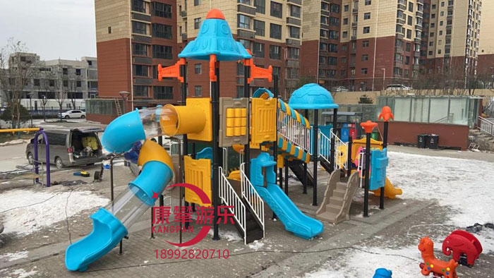 戶(hù)外兒童設(shè)施
